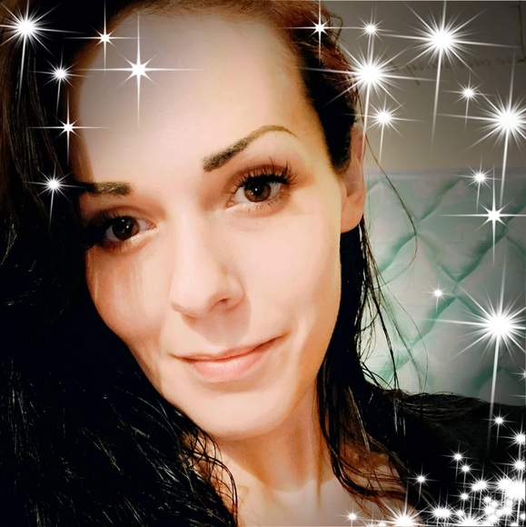 Meet your Posher, Allie - Picture 1 of 1